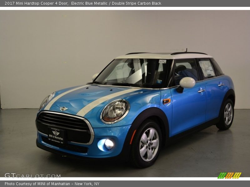 Front 3/4 View of 2017 Hardtop Cooper 4 Door