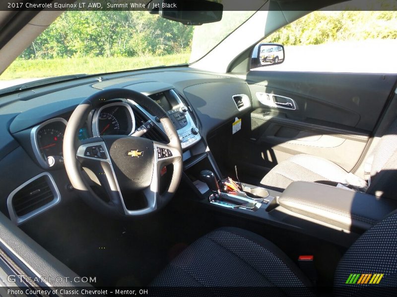 Summit White / Jet Black 2017 Chevrolet Equinox LT AWD