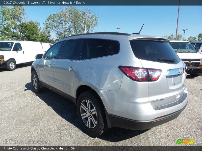 Silver Ice Metallic / Ebony 2017 Chevrolet Traverse LT