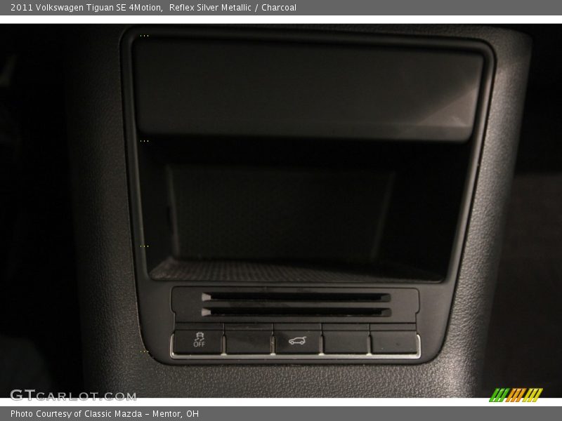 Reflex Silver Metallic / Charcoal 2011 Volkswagen Tiguan SE 4Motion