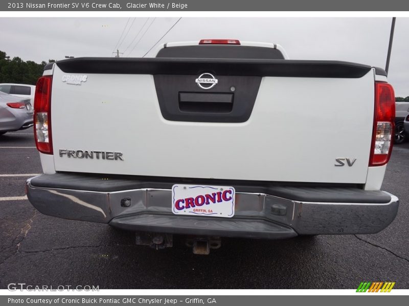Glacier White / Beige 2013 Nissan Frontier SV V6 Crew Cab