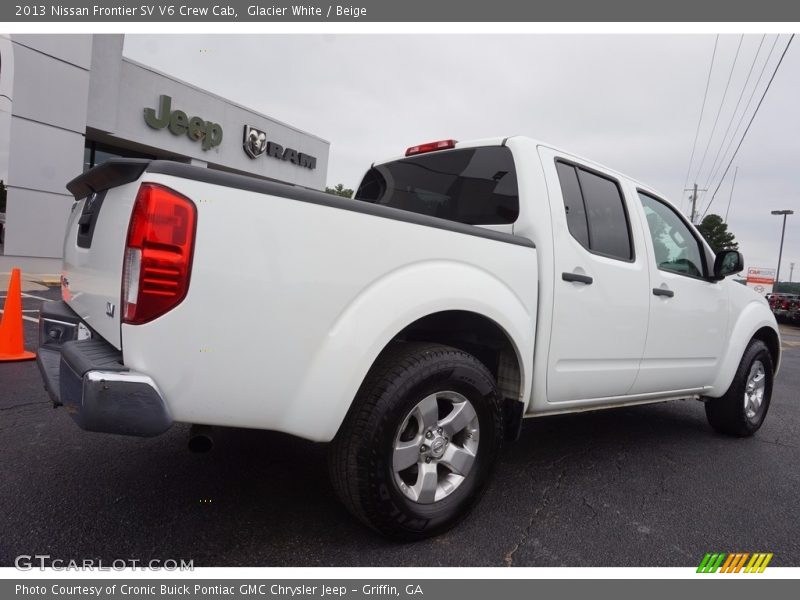 Glacier White / Beige 2013 Nissan Frontier SV V6 Crew Cab