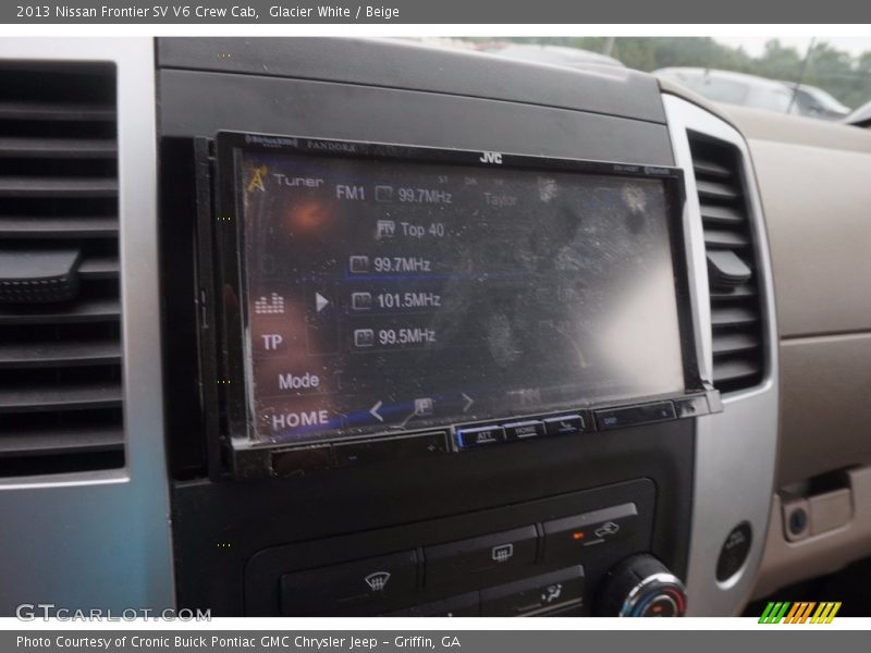 Glacier White / Beige 2013 Nissan Frontier SV V6 Crew Cab
