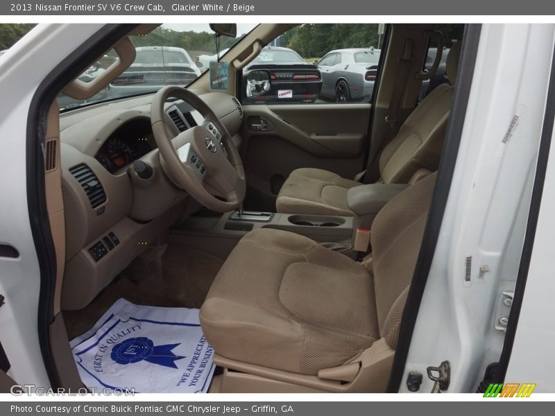 Glacier White / Beige 2013 Nissan Frontier SV V6 Crew Cab