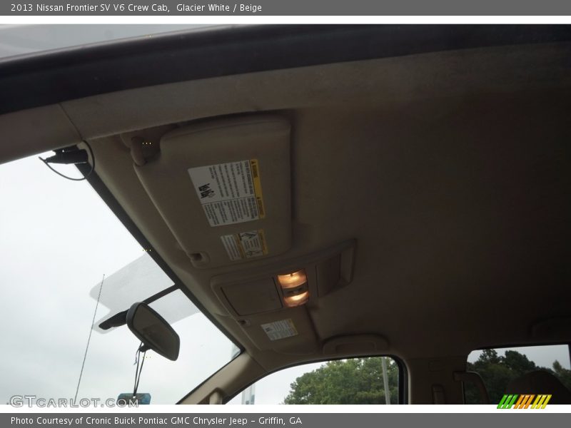 Glacier White / Beige 2013 Nissan Frontier SV V6 Crew Cab