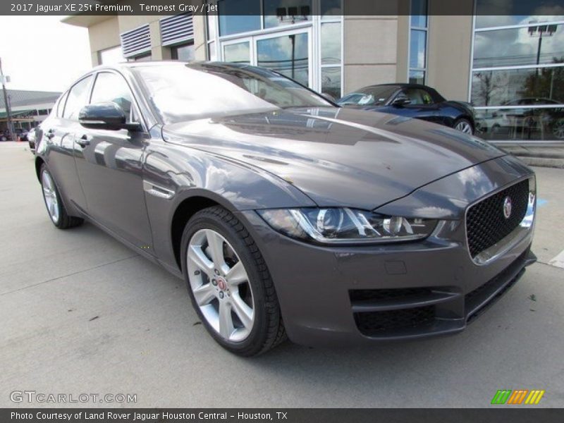 Front 3/4 View of 2017 XE 25t Premium