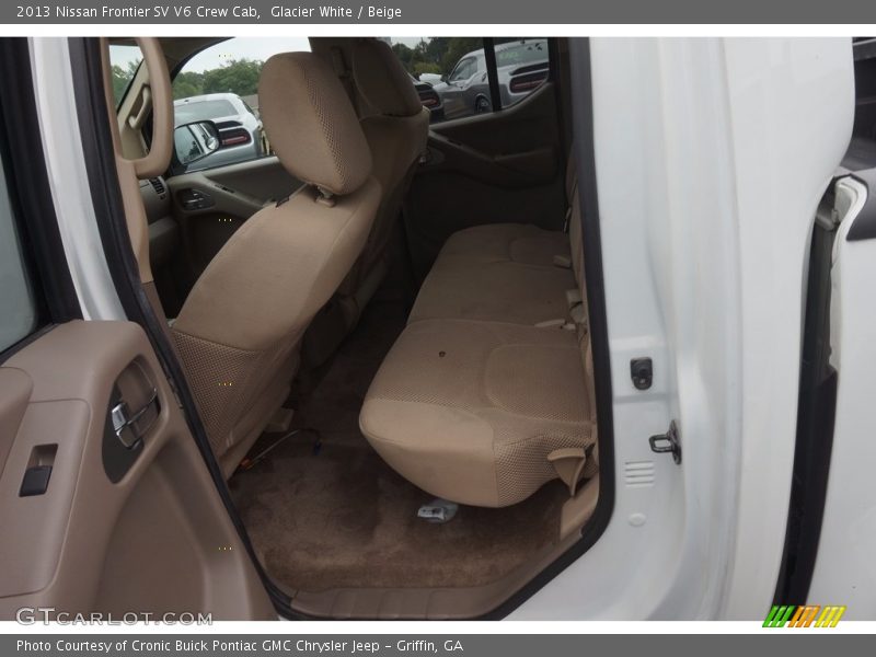 Glacier White / Beige 2013 Nissan Frontier SV V6 Crew Cab