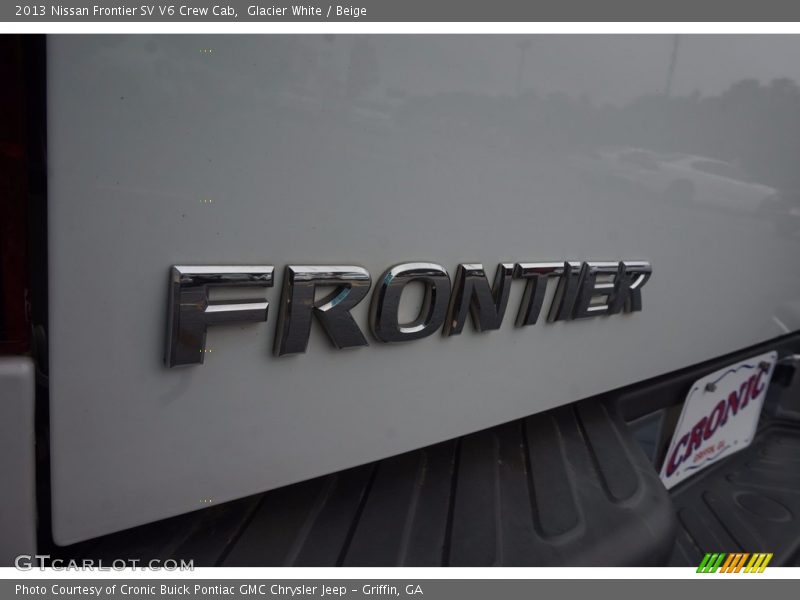 Glacier White / Beige 2013 Nissan Frontier SV V6 Crew Cab