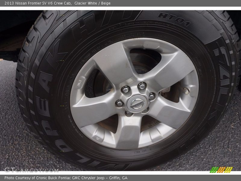 Glacier White / Beige 2013 Nissan Frontier SV V6 Crew Cab
