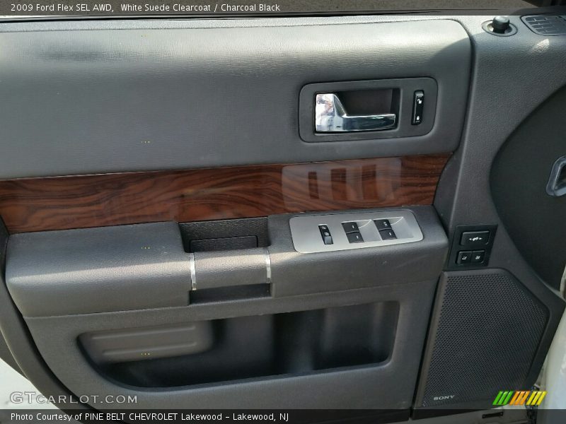 White Suede Clearcoat / Charcoal Black 2009 Ford Flex SEL AWD