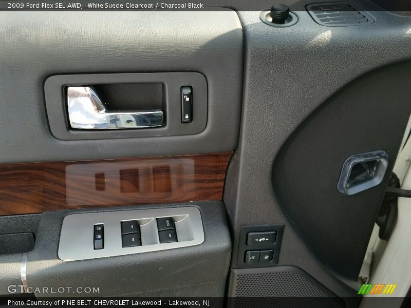 White Suede Clearcoat / Charcoal Black 2009 Ford Flex SEL AWD