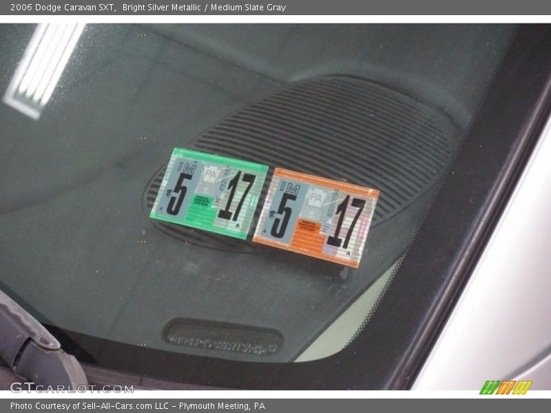 Bright Silver Metallic / Medium Slate Gray 2006 Dodge Caravan SXT