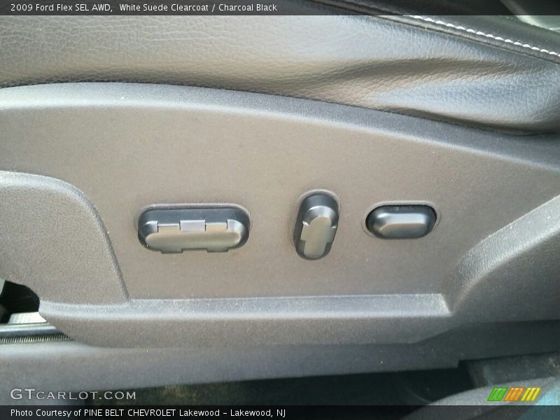 White Suede Clearcoat / Charcoal Black 2009 Ford Flex SEL AWD