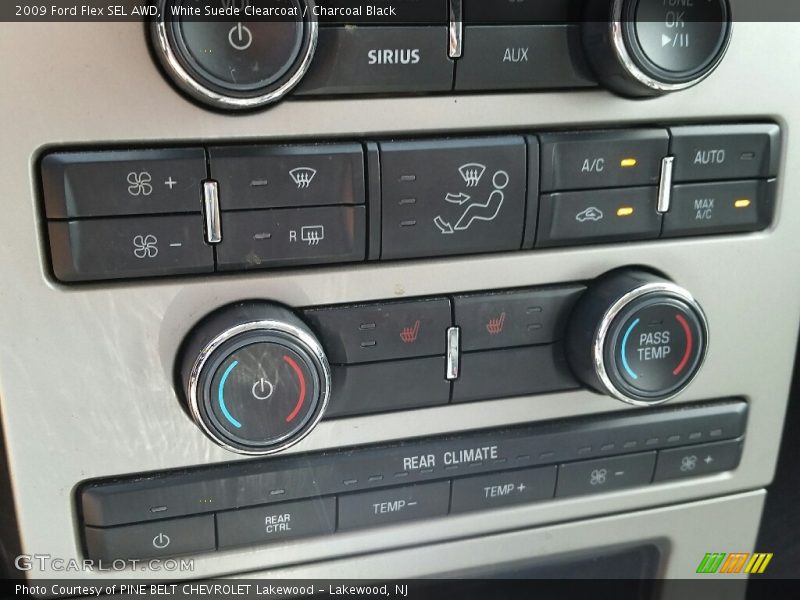 White Suede Clearcoat / Charcoal Black 2009 Ford Flex SEL AWD