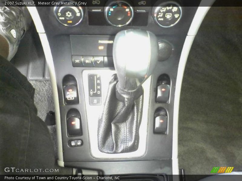 Meteor Grey Metallic / Grey 2007 Suzuki XL7