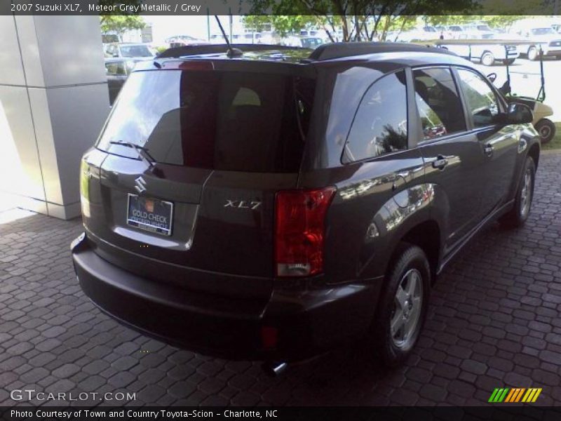 Meteor Grey Metallic / Grey 2007 Suzuki XL7