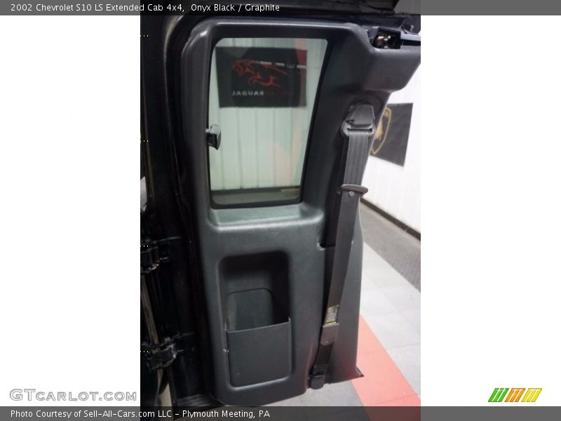 Onyx Black / Graphite 2002 Chevrolet S10 LS Extended Cab 4x4