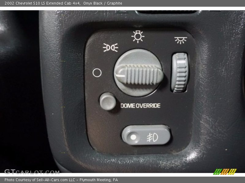 Onyx Black / Graphite 2002 Chevrolet S10 LS Extended Cab 4x4