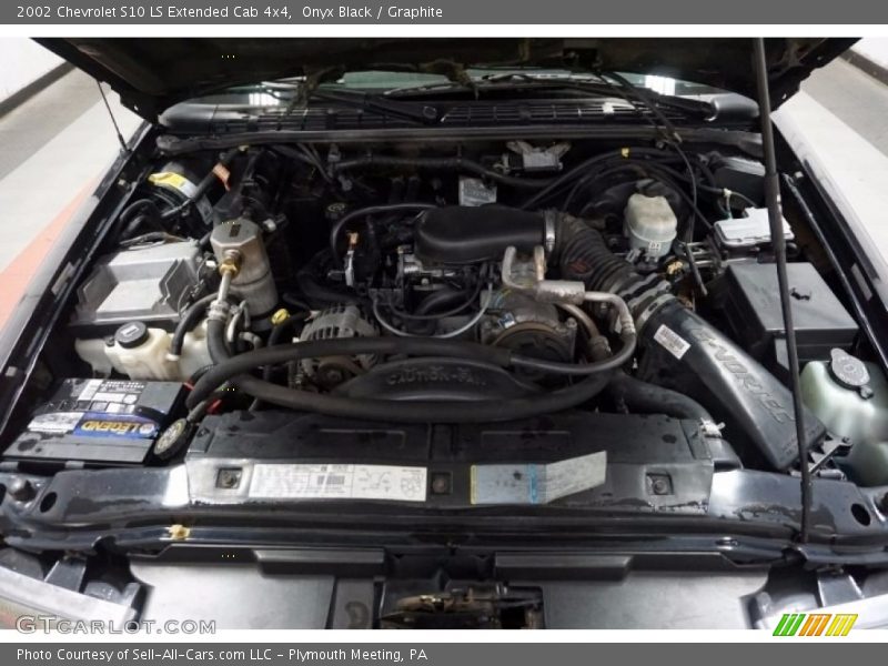 Onyx Black / Graphite 2002 Chevrolet S10 LS Extended Cab 4x4