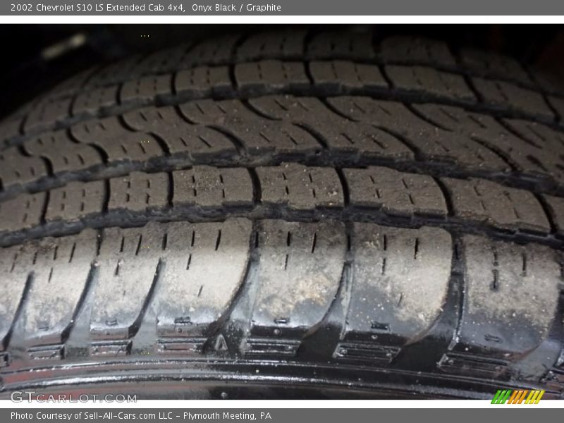 Onyx Black / Graphite 2002 Chevrolet S10 LS Extended Cab 4x4