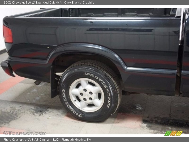 Onyx Black / Graphite 2002 Chevrolet S10 LS Extended Cab 4x4