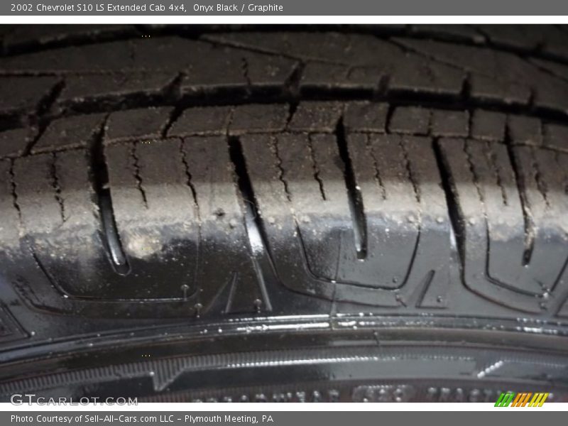 Onyx Black / Graphite 2002 Chevrolet S10 LS Extended Cab 4x4