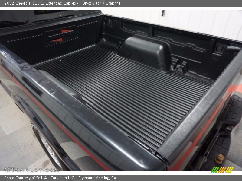 Onyx Black / Graphite 2002 Chevrolet S10 LS Extended Cab 4x4
