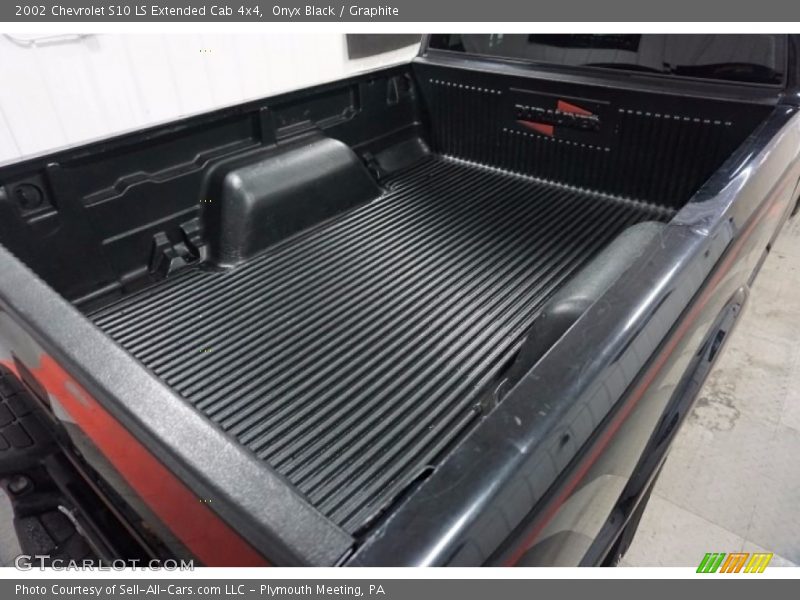 Onyx Black / Graphite 2002 Chevrolet S10 LS Extended Cab 4x4