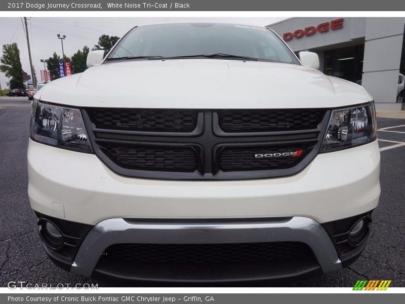 White Noise Tri-Coat / Black 2017 Dodge Journey Crossroad