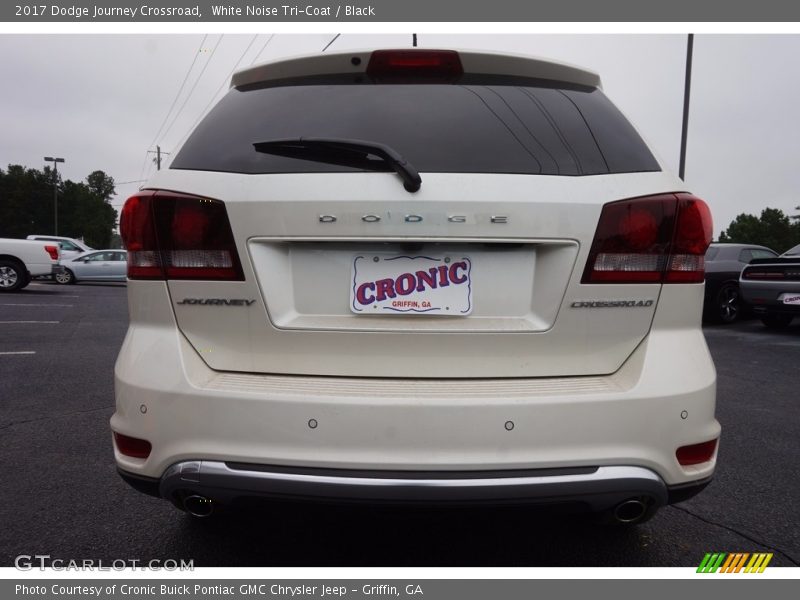 White Noise Tri-Coat / Black 2017 Dodge Journey Crossroad