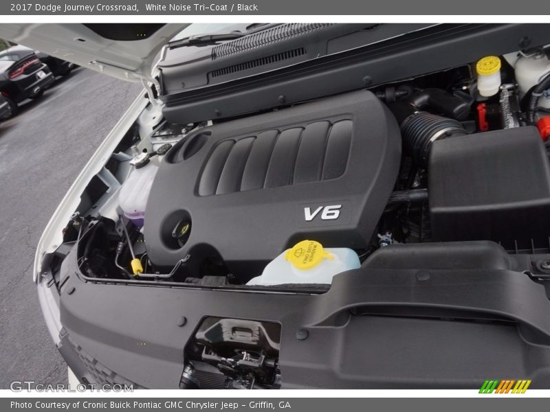 White Noise Tri-Coat / Black 2017 Dodge Journey Crossroad