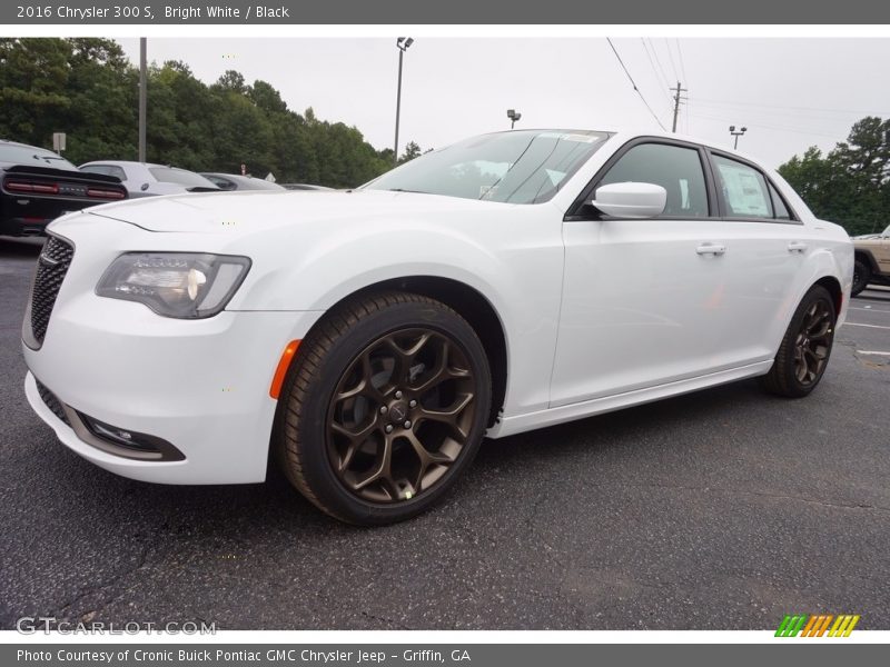 Bright White / Black 2016 Chrysler 300 S