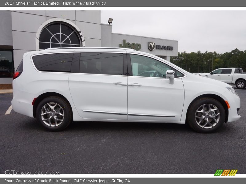 Tusk White / Black/Alloy 2017 Chrysler Pacifica Limited
