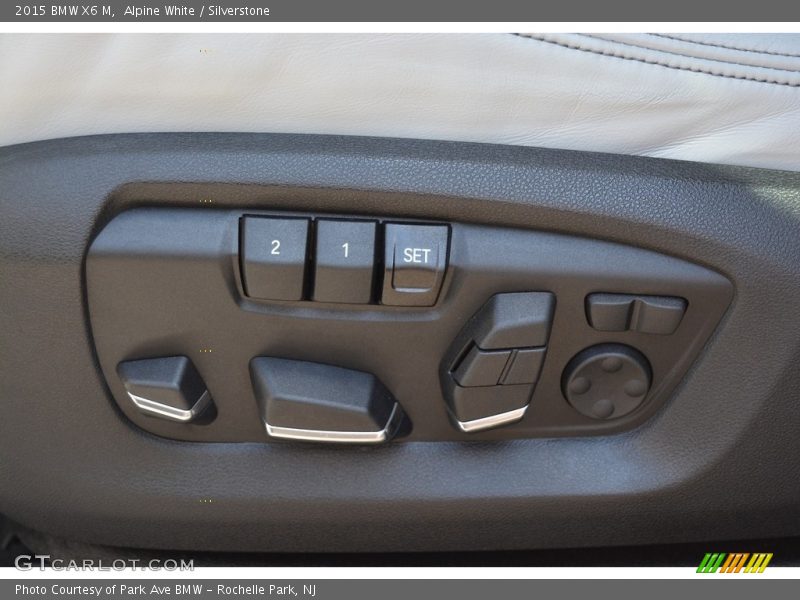 Alpine White / Silverstone 2015 BMW X6 M