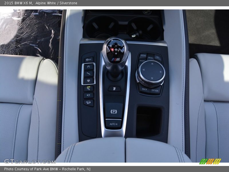 Alpine White / Silverstone 2015 BMW X6 M