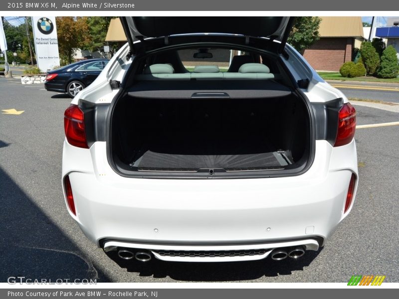 Alpine White / Silverstone 2015 BMW X6 M