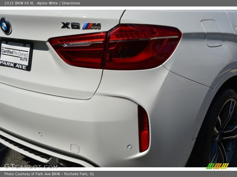 Alpine White / Silverstone 2015 BMW X6 M