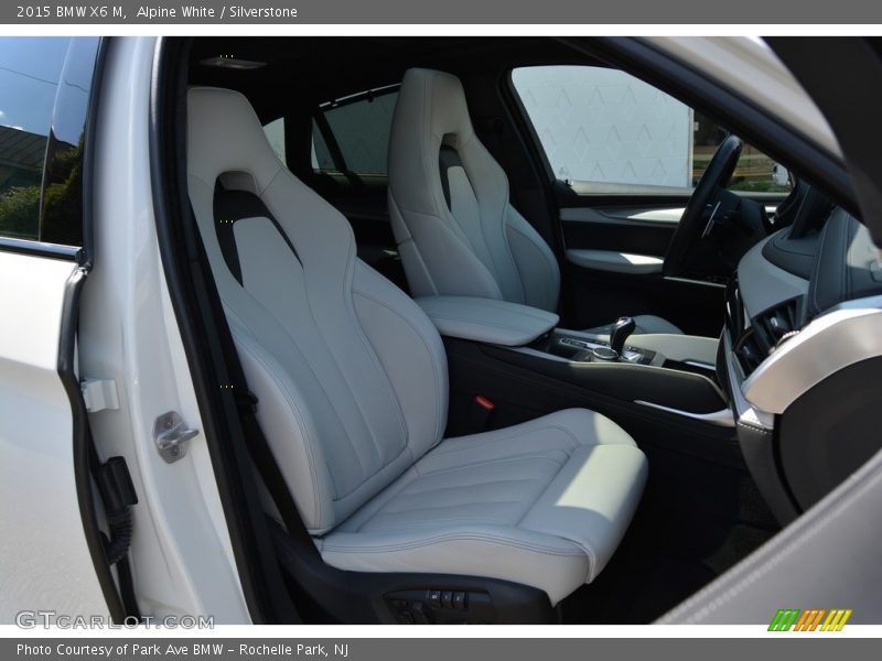 Alpine White / Silverstone 2015 BMW X6 M
