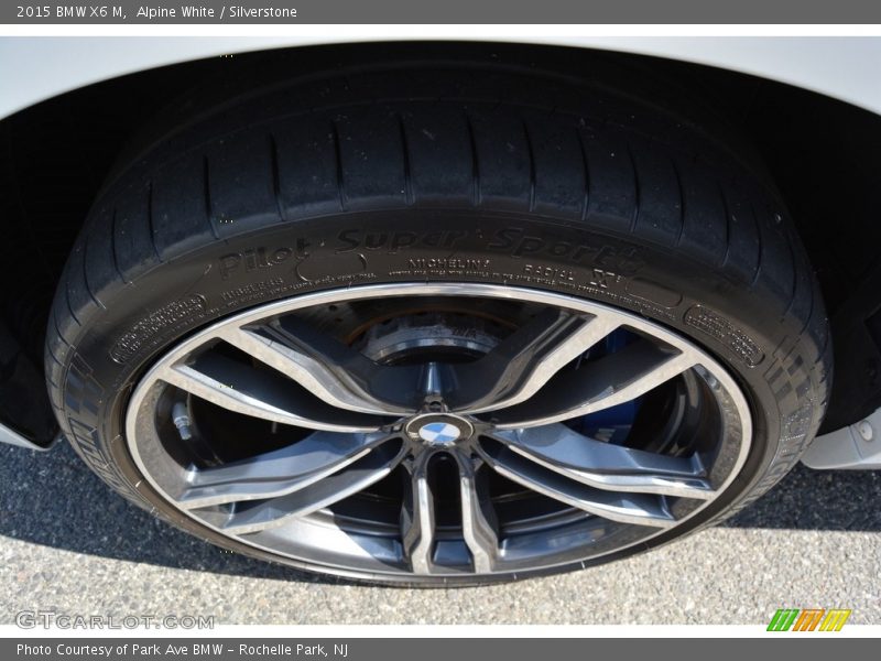 Alpine White / Silverstone 2015 BMW X6 M