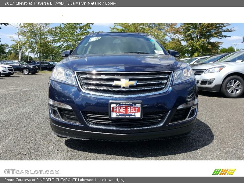 Blue Velvet Metallic / Ebony 2017 Chevrolet Traverse LT AWD