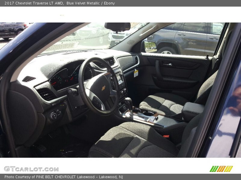 Blue Velvet Metallic / Ebony 2017 Chevrolet Traverse LT AWD