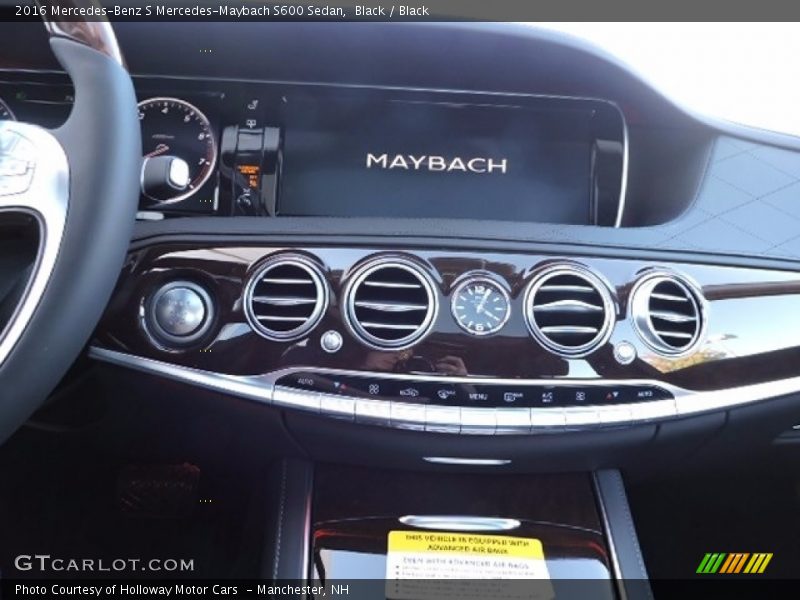 Controls of 2016 S Mercedes-Maybach S600 Sedan