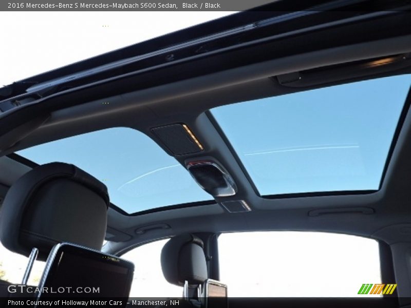 Sunroof of 2016 S Mercedes-Maybach S600 Sedan