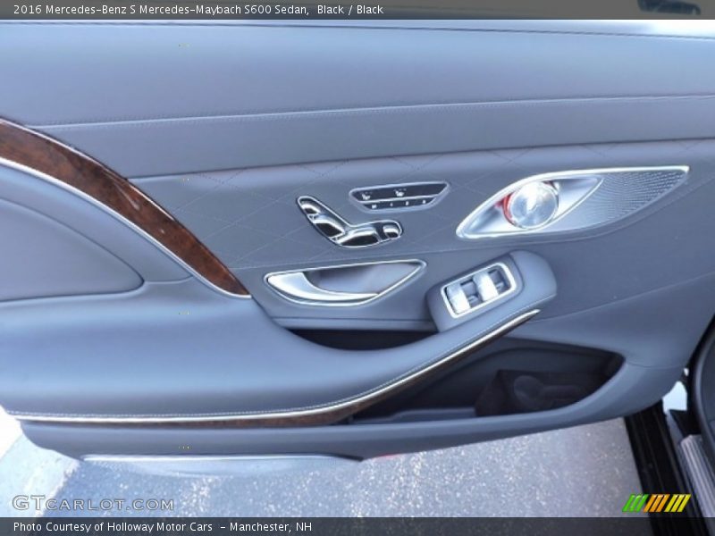 Door Panel of 2016 S Mercedes-Maybach S600 Sedan