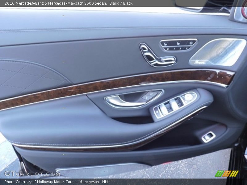 Door Panel of 2016 S Mercedes-Maybach S600 Sedan