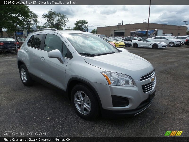 Silver Ice Metallic / Jet Black 2016 Chevrolet Trax LT