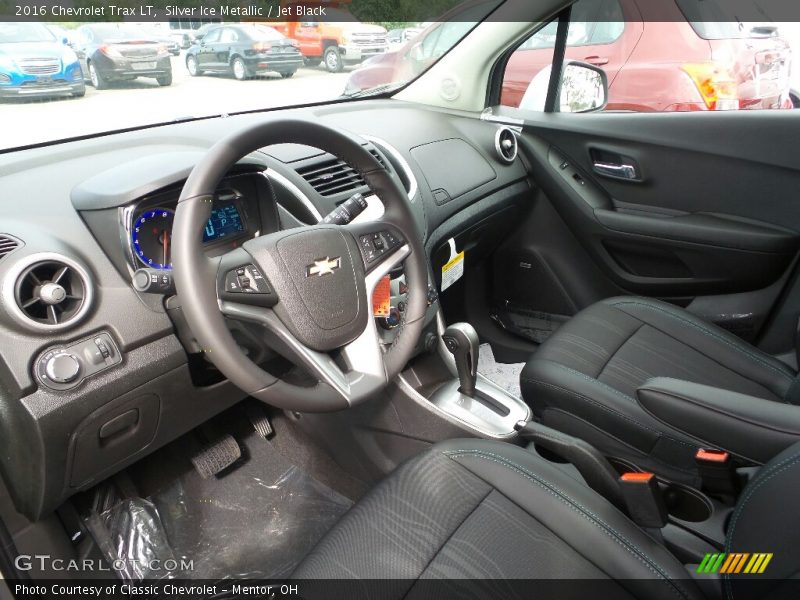 Silver Ice Metallic / Jet Black 2016 Chevrolet Trax LT