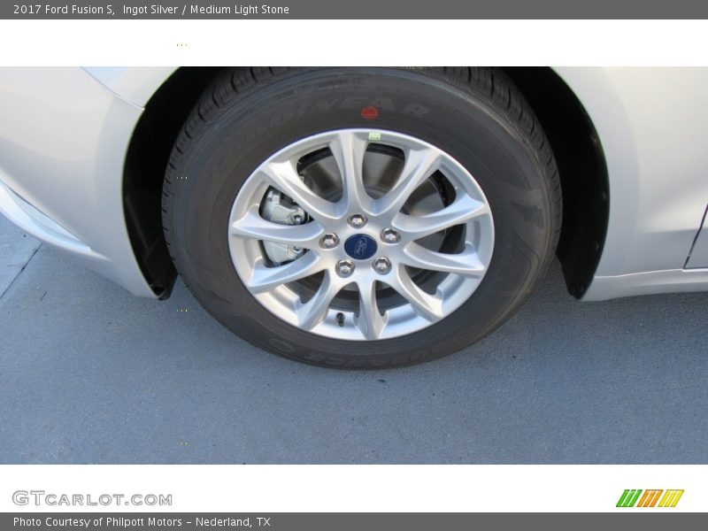 Ingot Silver / Medium Light Stone 2017 Ford Fusion S