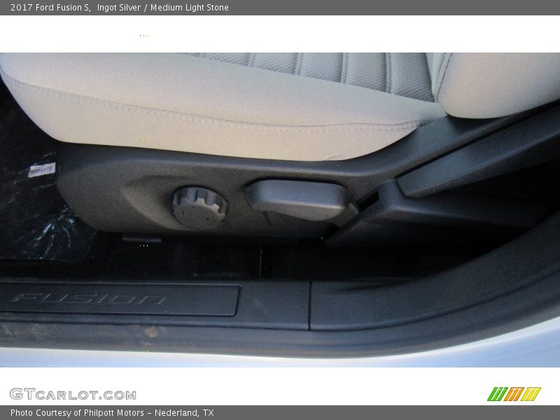 Ingot Silver / Medium Light Stone 2017 Ford Fusion S