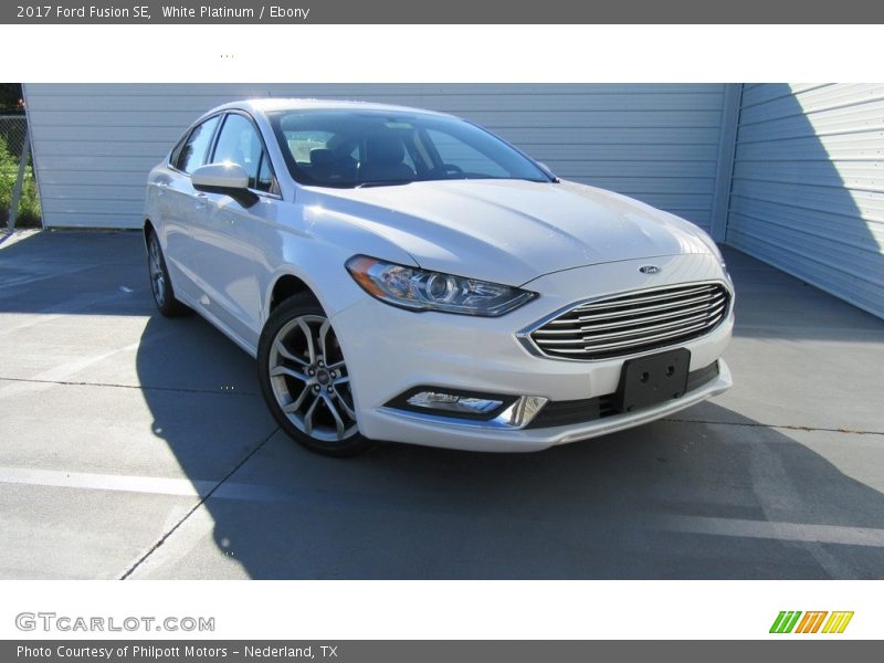 White Platinum / Ebony 2017 Ford Fusion SE